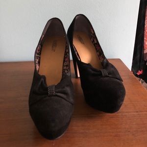 Seychelles Black Suede Bow Platform Heels